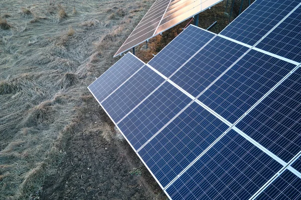 Painéis Solares Fotovoltaicos Montados Estrutura Autônoma Quintal Para Geração Energia — Fotografia de Stock