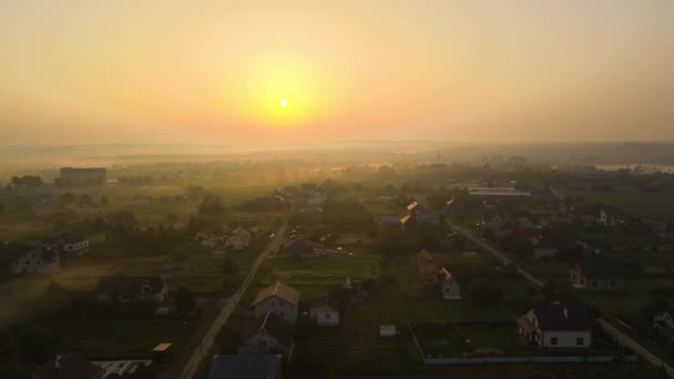 Aerial View Foggy Sunrise Residential Houses Suburban Rural Area — Wideo stockowe