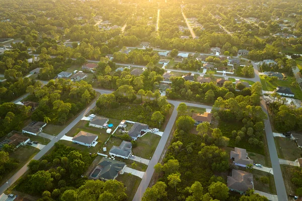 Aerial View Suburban Landscape Private Homes Green Palm Trees Florida — Fotografia de Stock