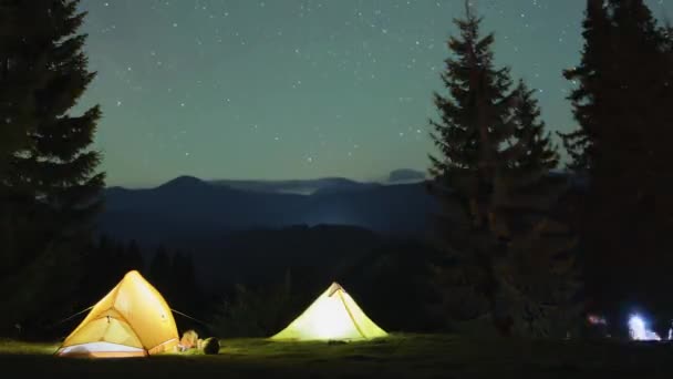 Timelapse Hikers Resting Bright Bonfire Illuminated Tourist Tents Camping Site — Stock Video