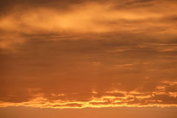 Bright Colorful Sunset Sky Rays Setting Sun Vivid Dark Clouds — Stockfoto
