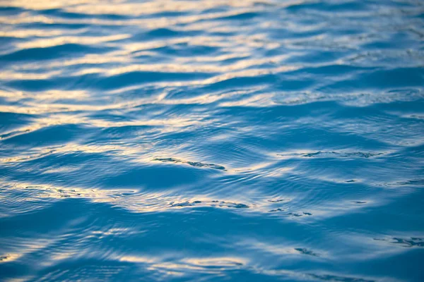 Detailní Mořská Pláň Modré Mořské Vody Malými Vlnitými Vlnami — Stock fotografie