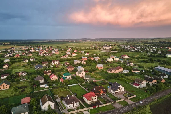 Vista Aérea Casas Residenciales Zona Rural Suburbana Atardecer — Foto de Stock