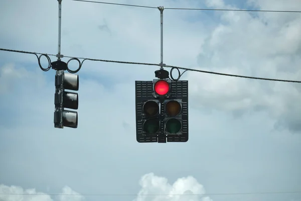 Bright Red Stop Traffic Lights High Street Blue Sky Background — Stockfoto