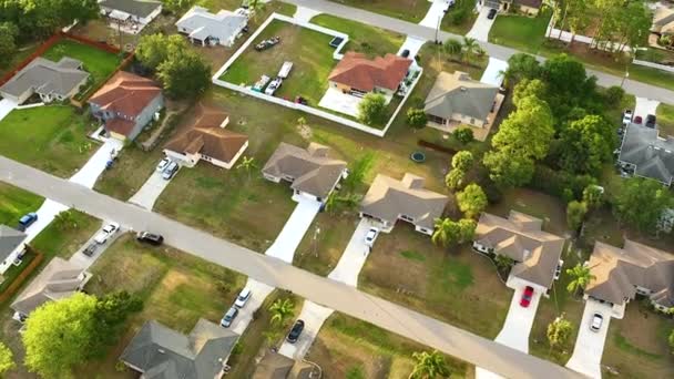 Aerial Landscape View Suburban Private Houses Green Palm Trees Florida — Vídeos de Stock