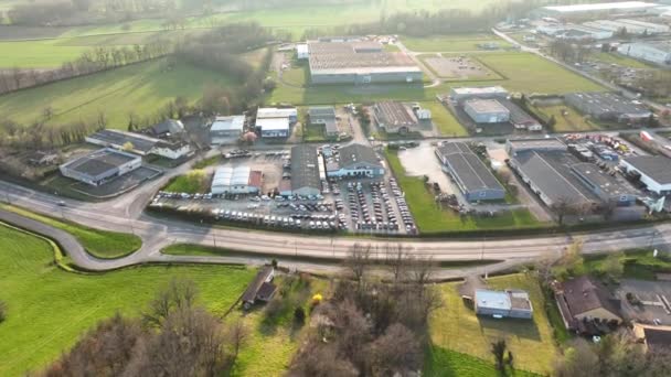 Luftaufnahme Von Warenlagern Und Logistikzentrum Industriegebiet Von Oben — Stockvideo