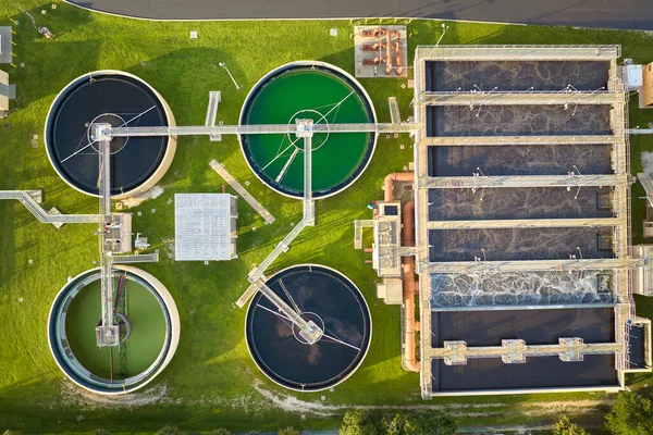 Luftaufnahme Einer Modernen Wasserreinigungsanlage Der Städtischen Kläranlage Reinigungsprozess Zur Entfernung — Stockfoto