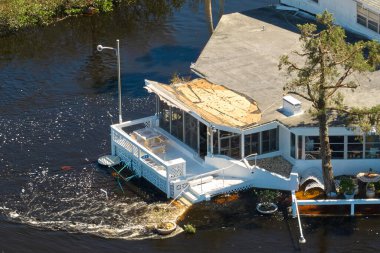 Ian Kasırgası Florida yerleşim bölgesindeki evleri sular altında bıraktı. Doğal afet ve bunun sonuçları.