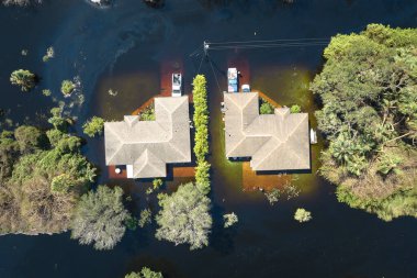 Ian Kasırgası Florida yerleşim bölgesindeki evleri sular altında bıraktı. Doğal afet ve bunun sonuçları.