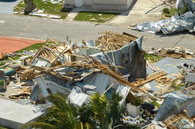 Ian Kasırgası Florida yerleşim bölgesindeki evi yok etti. Doğal afet ve bunun sonuçları.