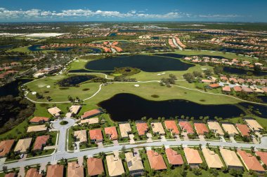 Ian Kasırgası Florida yerleşim bölgesindeki evleri sular altında bıraktı. Doğal afet ve bunun sonuçları.
