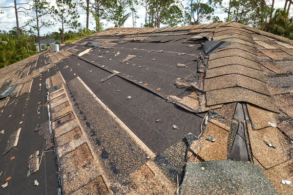 Hurricane Ian Destroyed House Roof Florida Residential Area Natural Disaster — Stock Photo, Image