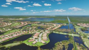 Ian Kasırgası Florida yerleşim bölgesindeki evleri sular altında bıraktı. Doğal afet ve bunun sonuçları.