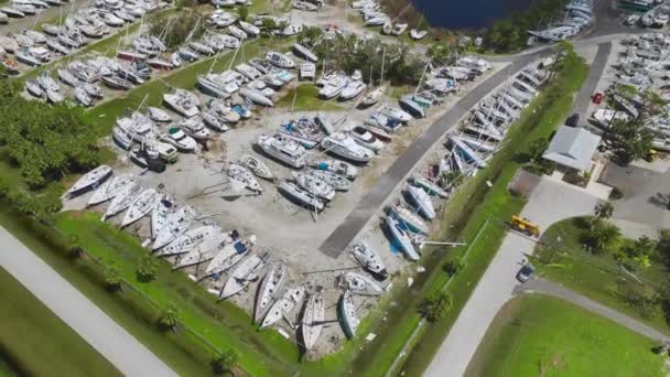 Flygfoto Över Skadade Båtar Vid Kustvarvet Efter Orkanen Ian Florida — Stockvideo