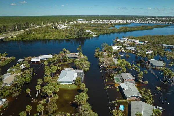 플로리다 지역에 허리케인 이안이 밀어닥친 폭우로 피해를 입었습니다 자연재해 — 스톡 사진