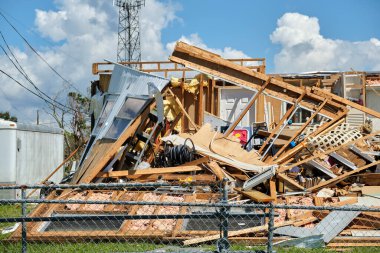Florida yerleşim bölgesinde Ian kasırgasından sonra ağır hasar görmüş. Doğal afetin sonuçları..