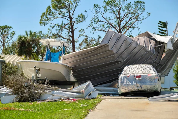 Allvarligt Skadad Orkanen Ian Hus Och Fordon Florida Husbil Bostadsområde — Stockfoto