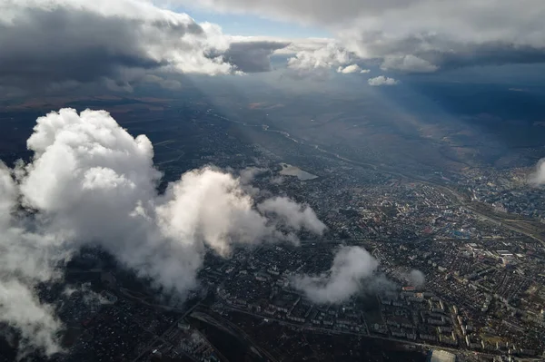 Vista Aérea Desde Ventana Del Avión Gran Altitud Ciudad Distante — Foto de Stock