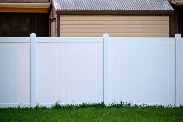 White Plastic Fence Back Yard Protection Privacy — Φωτογραφία Αρχείου