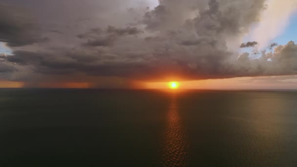 Nubes Oscuras Ominosas Tormenta Que Forman Cielo Nublado Durante Temporada — Vídeo de stock