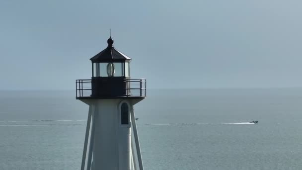 White Tall Lighthouse Sea Shore Blue Sky Commercial Vessels Navigation — Vídeos de Stock