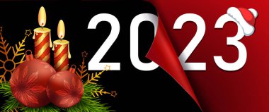 Mutlu yıllar 2023, kırmızı ve siyah gölgeli katlanmış Noel kompozisyonu, yanan mumlar..