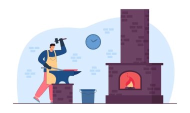 Demirci ve zanaatkârın örse demir dövmesi. Deri önlüklü bir adam demir çubuk üzerinde çekiçle çalışıyor. Demirci atölyesi, zanaat mesleği konsepti