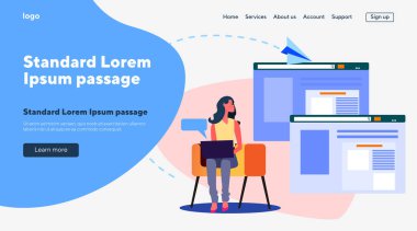 Bilgisayarlı bir kadın internet sitelerini okuyor. Sosyal ağ düz vektör illüstrasyonunda kız yorumları paylaşıyor. Sayısal bilgi, afiş, web sitesi tasarımı veya iniş web sayfası için sosyal medya kavramı 