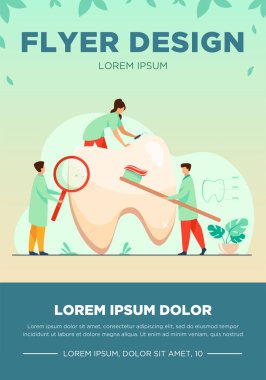 Diş hekimlerinden oluşan bir ekip dişleriyle ilgileniyor.