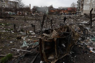 Borodyanka, Ukrayna 'daki Rus işgali sırasında kamyonlar, evler, ticari binalar, çok aile konutları tahrip edildi.