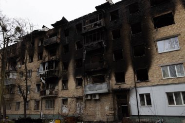 Rus ordusunun Borodyanka Ukrayna 'daki füze saldırılarıyla yıkılan binalar, evler ve işletmeler