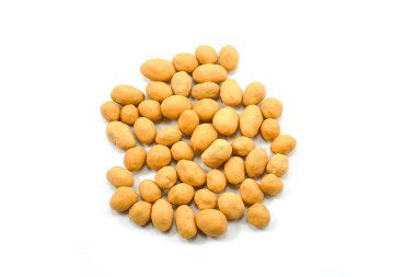 Endonezya usulü yumurta kaplı fıstık ezmesi yumurta hamuru ve un ile karıştırılmış fıstık ve birkaç baharat karışımı ile yapılır..