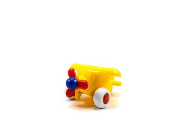 Желтая Краска Пластиковые Игрушки Самолет Красным Пропеллером Изолированы Белом Фоне — стоковое фото