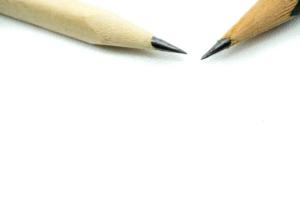 两支绿色和棕色铅笔 适用于网页登陆页 — 图库照片