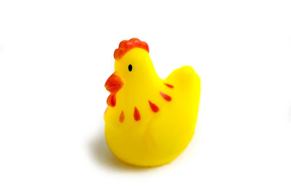 Игрушка Желтый Резиновый Цыпленок Играет Ванне Изолированы Белом Фоне — стоковое фото