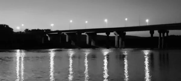 Akşamları Nehrin Güzel Manzarası — Stok fotoğraf