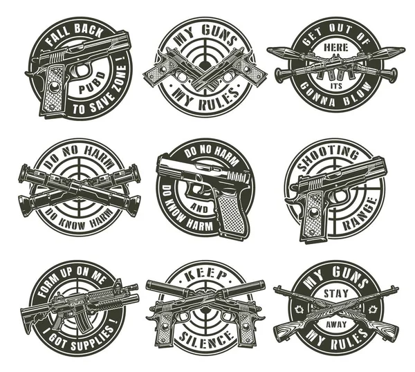 Vintage Wojskowe Etykiety Pistoletów Karabin Szturmowy Skrzyżowane Bazookas Wyrzutnie Rakiet — Wektor stockowy