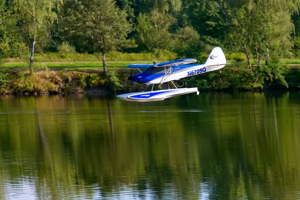 Small Jet Plane Lake — Stock fotografie