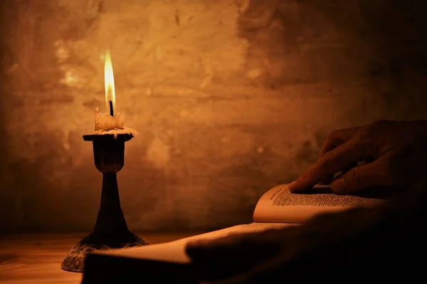 Lightening Candle Table — Fotografia de Stock