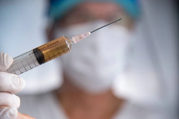 Closeup Shot Syringe Scientist Hand — стоковое фото