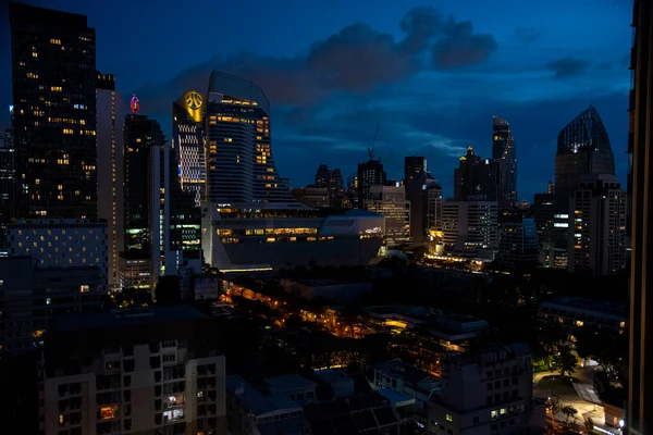 Televizyon anteninin fotoğrafı gökyüzü bulutu arkaplanı