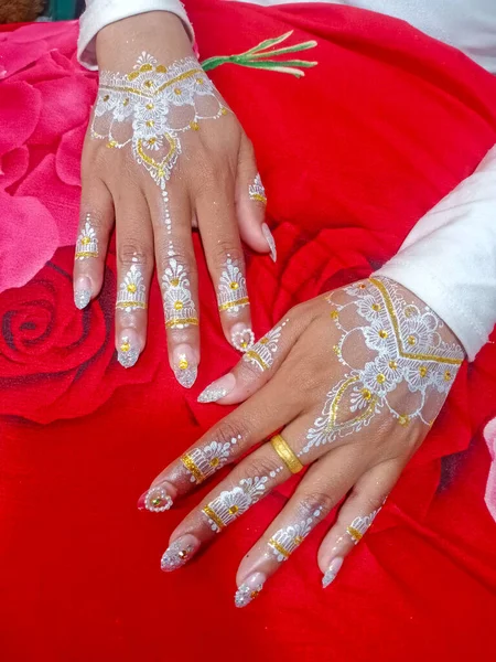 Henna Mehndi Virágos Kezek — Stock Fotó