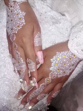 Gelin elinde bir buket