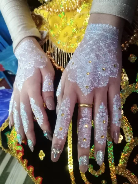 Huwelijksceremonie Hand Met Een Wit Lint — Stockfoto