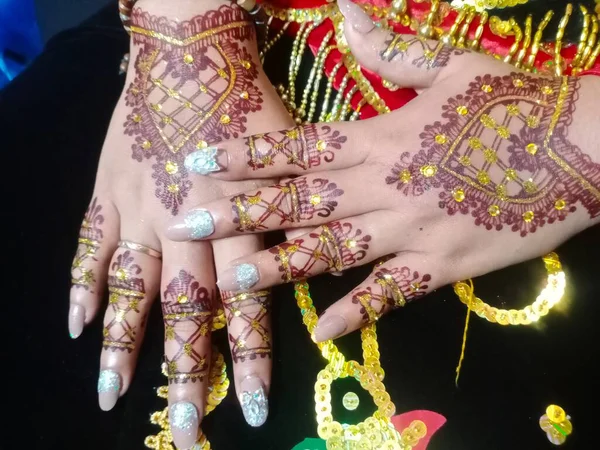 Indische Frauenhände Traditioneller Kleidung Bali Indonesien — Stockfoto