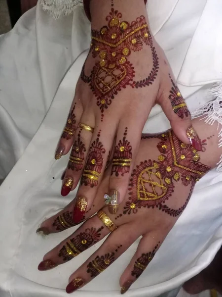 Zblízka Pohled Krásné Indické Ženy Tetováním Květinami — Stock fotografie