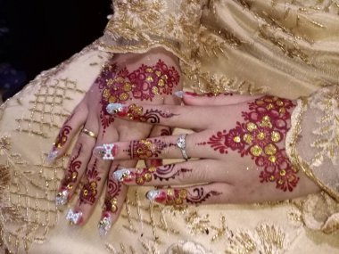 Güzel kadın elleri. El yapımı. seçici yumuşak odak.