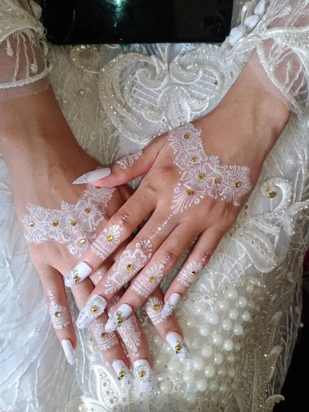 Anillos Boda Las Manos Novia —  Fotos de Stock