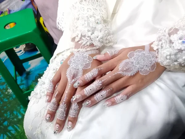 Vestido Noiva Véu Belo Fundo Branco — Fotografia de Stock