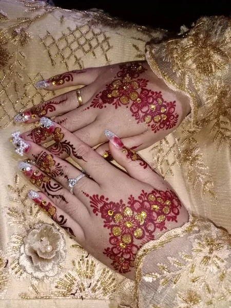 Güzel Kadın Ellerinin Yakın Görüntüsü — Stok fotoğraf